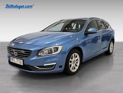 Blå Begagnad 2016 Volvo V60 Business Edition Kombi | 119 500 kr (Marknadspris)