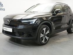 Svart Begagnad 2023 Volvo XC40 Core SUV | 349 900 kr