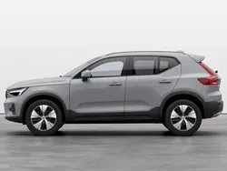 Grå Begagnad 2024 Volvo XC40 Core SUV | 399 800 kr (Lite dyr)