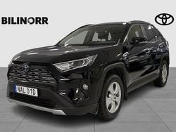 Svart Begagnad 2020 Toyota RAV4 Hybrid Executive SUV | 374 900 kr (Marknadspris)