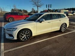 Ice white Begagnad 2020 Volvo V60 Inscription Kombi | 315 000 kr (Marknadspris)