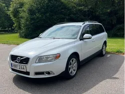 Vit Begagnad 2009 Volvo V70 Kinetic Kombi | 45 000 kr (Superpris)