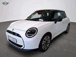 Vit Begagnad 2024 Mini Cooper Halvkombi | 344 900 kr