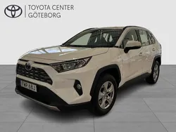 Vit Begagnad 2019 Toyota RAV4 Hybrid Active SUV | 319 900 kr (Lite dyr)