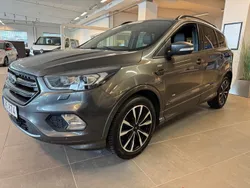 Grå Begagnad 2017 Ford Kuga ST-Line SUV | 189 900 kr (Lite dyr)