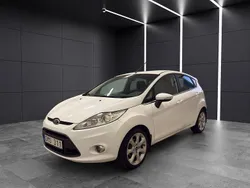 Vit Begagnad 2011 Ford Fiesta Titanium Halvkombi | 36 900 kr (Marknadspris)