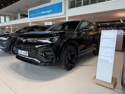 Svart Ny 2025 VW Tiguan R-line SUV | 630 900 kr (Dyr)