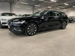 Svart Begagnad 2022 Volvo V60 Kombi | 349 900 kr (Dyr)