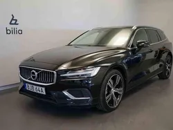Svart Begagnad 2021 Volvo V60 Inscription Kombi | 359 500 kr (Marknadspris)