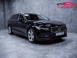 Svart Begagnad 2020 Volvo V90 Momentum Kombi | 279 800 kr (Marknadspris)