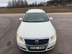 Vit Begagnad 2007 VW Passat Comfortline Kombi | 27 500 kr (Lite dyr)