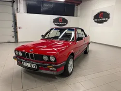 Röd Begagnad 1987 BMW 325 Cabriolet Cab | 259 000 kr