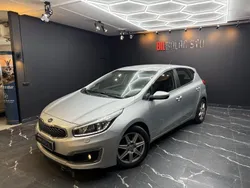 Grå Begagnad 2017 Kia Ceed Halvkombi | 119 900 kr (Marknadspris)