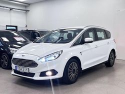 Vit (frozen white) Begagnad 2016 Ford S-MAX Titanium Minibuss | 179 900 kr (Marknadspris)