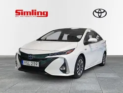Vit Begagnad 2018 Toyota Prius Halvkombi | 239 900 kr