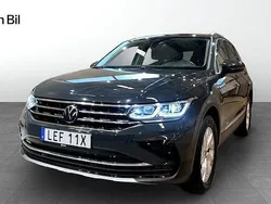 Grå Begagnad 2023 VW Tiguan Elegance SUV | 409 900 kr (Marknadspris)
