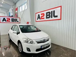 Vit Begagnad 2012 Toyota Auris Hybrid Comfort Halvkombi | 69 900 kr (Marknadspris)