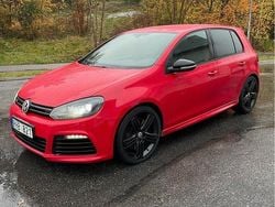 Röd Begagnad 2012 VW Golf VII R Halvkombi | 130 000 kr (Superpris)