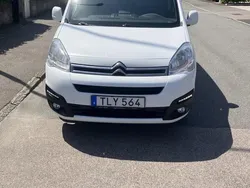 Vit Begagnad 2016 Citroën Berlingo Minibuss | 75 000 kr (Marknadspris)