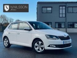 Vit Begagnad 2017 Skoda Fabia Style Halvkombi | 114 900 kr (Marknadspris)