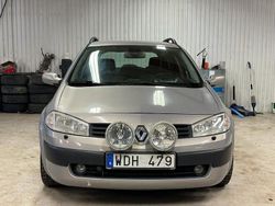 Ljusgrå (grå) Begagnad 2005 Renault Mégane GrandTour Kombi | 24 900 kr (Dyr)