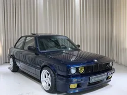 Flerfärgad Begagnad 1987 BMW 320 Sportkupé | 129 900 kr