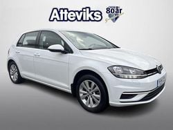 Vit Begagnad 2017 VW Golf VII Halvkombi | 144 900 kr (Marknadspris)