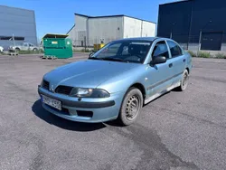 Ljusgrön (grön) Begagnad 2003 Mitsubishi Carisma Halvkombi | 8 500 kr