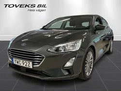 Grå Begagnad 2018 Ford Focus Titanium Kombi | 134 900 kr (Marknadspris)