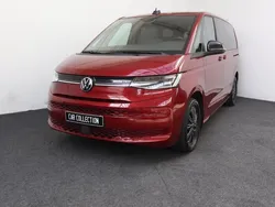 Röd Begagnad 2022 VW Multivan Life Minibuss | 599 900 kr (Lite dyr)