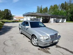 Grå Begagnad 2000 Mercedes C180 Sedan | 46 000 kr (Dyr)