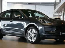 Grå Begagnad 2024 Porsche Macan SUV | 749 000 kr