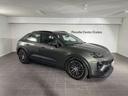 Grön Ny 2025 Porsche Macan SUV | 1 131 100 kr (Lite dyr)