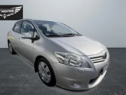 Silver Begagnad 2011 Toyota Auris Plus Halvkombi | 49 900 kr (Marknadspris)