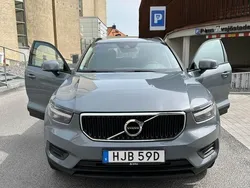 Grå Begagnad 2021 Volvo XC40 Kinetic SUV | 265 000 kr (Marknadspris)