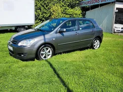 Grå Begagnad 2006 Toyota Corolla Sol Halvkombi | 34 000 kr (Marknadspris)