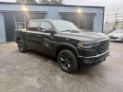 Svart Begagnad 2022 Dodge Ram Limited Pickup | 848 750 kr (Marknadspris)