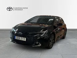 Svart Ny 2025 Toyota Corolla Style Halvkombi | 390 000 kr (Dyr)