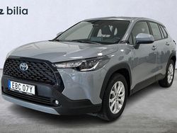 Grå Begagnad 2022 Toyota Corolla Cross Active SUV | 339 900 kr (Marknadspris)