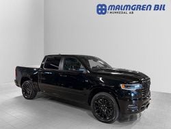 Svart (diamond black crystal) Begagnad 2025 Dodge Ram Limited Pickup | 1 286 250 kr