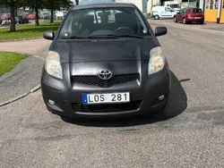 Mörkgrå Begagnad 2011 Toyota Yaris Halvkombi | 35 000 kr (Marknadspris)