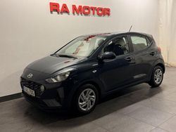 Grå Begagnad 2022 Hyundai i10 Essential Halvkombi | 128 900 kr (Bra pris)