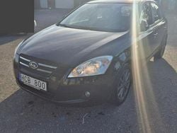 Svart Begagnad 2008 Kia Ceed 4 Halvkombi | 30 000 kr (Bra pris)