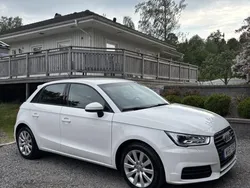 Vit Begagnad 2016 Audi A1 Sportback Sport Halvkombi | 105 000 kr (Marknadspris)