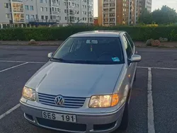 Silver Begagnad 2001 VW Polo Basis Halvkombi | 16 900 kr (Marknadspris)