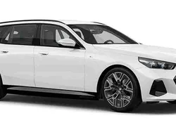 Vit Ny 2025 BMW 530e M Sport Kombi | 701 500 kr (Bra pris)