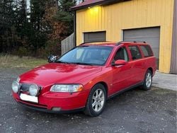 Röd Begagnad 2006 Volvo V70 Kinetic Kombi | 27 500 kr (Marknadspris)