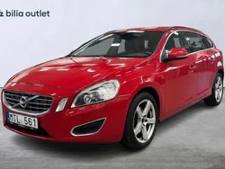 Röd Begagnad 2012 Volvo V60 Momentum Kombi | 129 900 kr (Marknadspris)