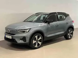 Grå Begagnad 2023 Volvo XC40 Single Motor SUV | 359 500 kr