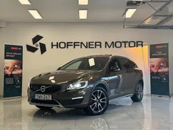 Brun Begagnad 2017 Volvo V60 CC Summum Kombi | 189 000 kr (Marknadspris)